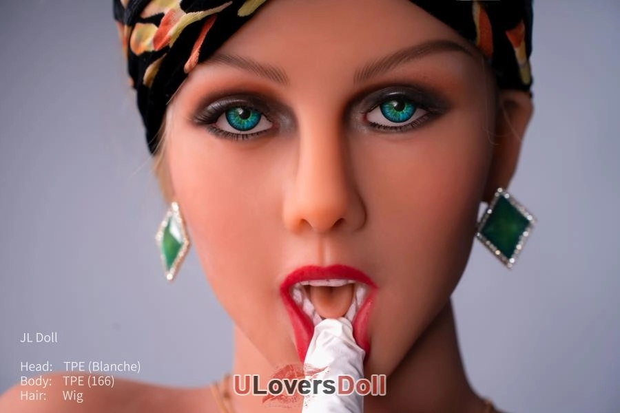 Big Titted American Sexdoll