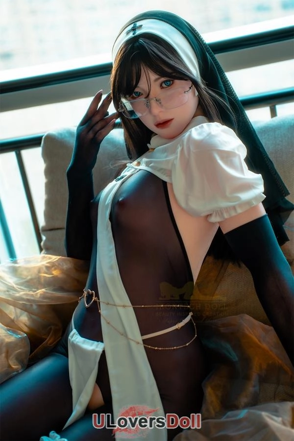 Girl Love Doll