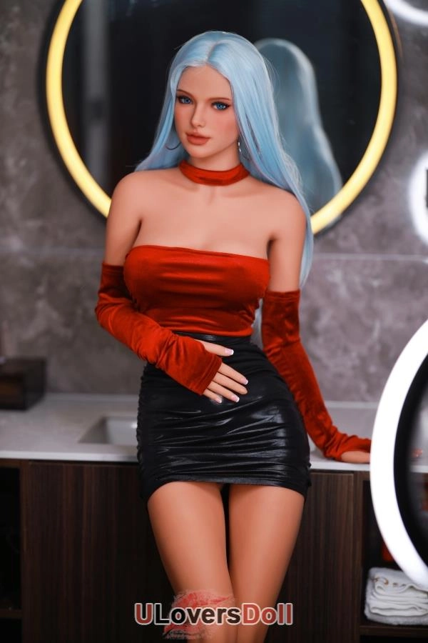 Busty Fuck Doll