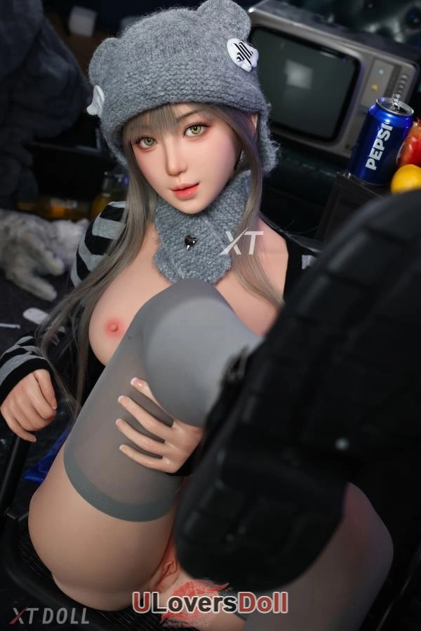 Girl Love Dolls
