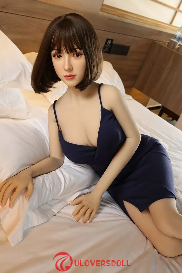 realistic Japanese sex doll