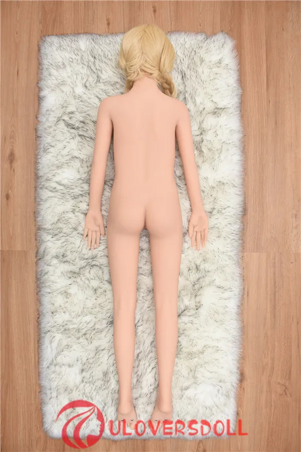 Minor sex doll