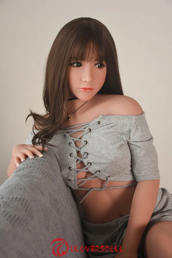 small breasts sex doll