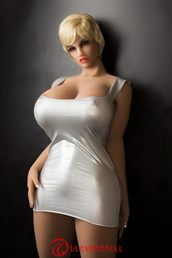small boobs sex doll