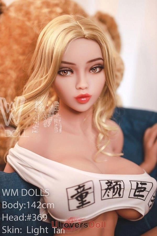 small boobs sex doll