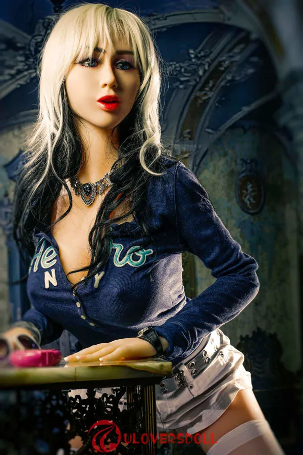 realistic female sex dolls