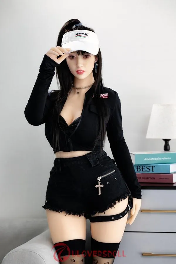 161cm (5ft3) Medium chest 6YE sex doll Nathalie