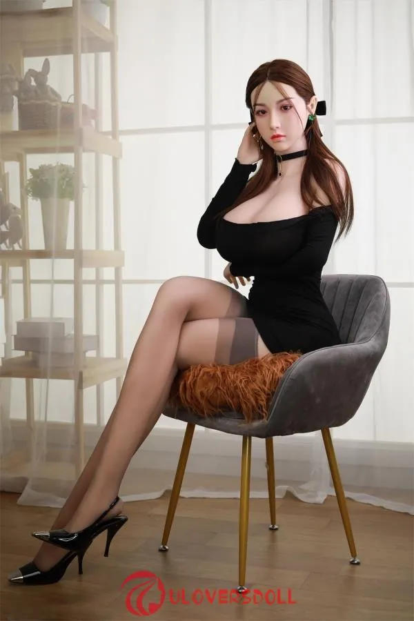 Cold Beauty Dolls