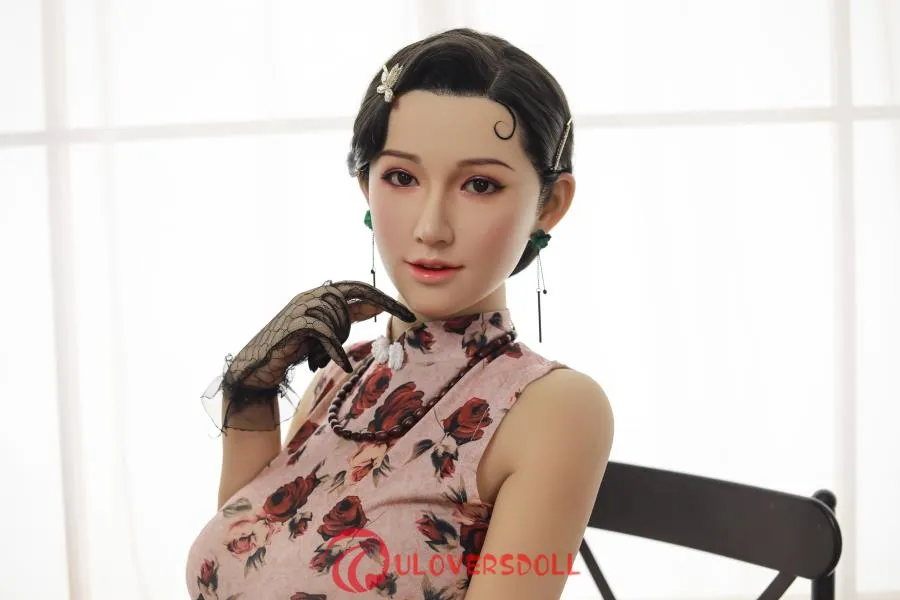 168 Rich Chinese Middle-aged Woman Sex Doll