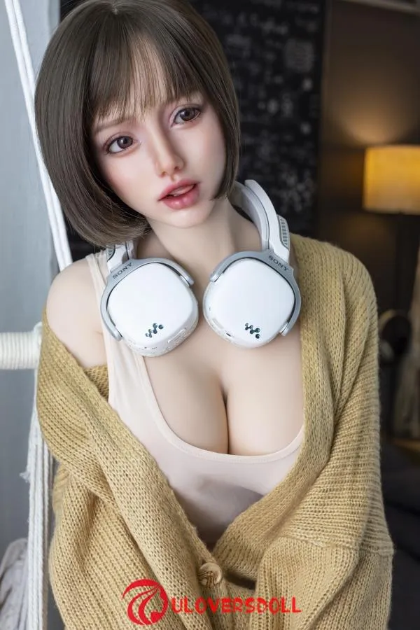 Medium Breasts Silicone Sex Doll Review