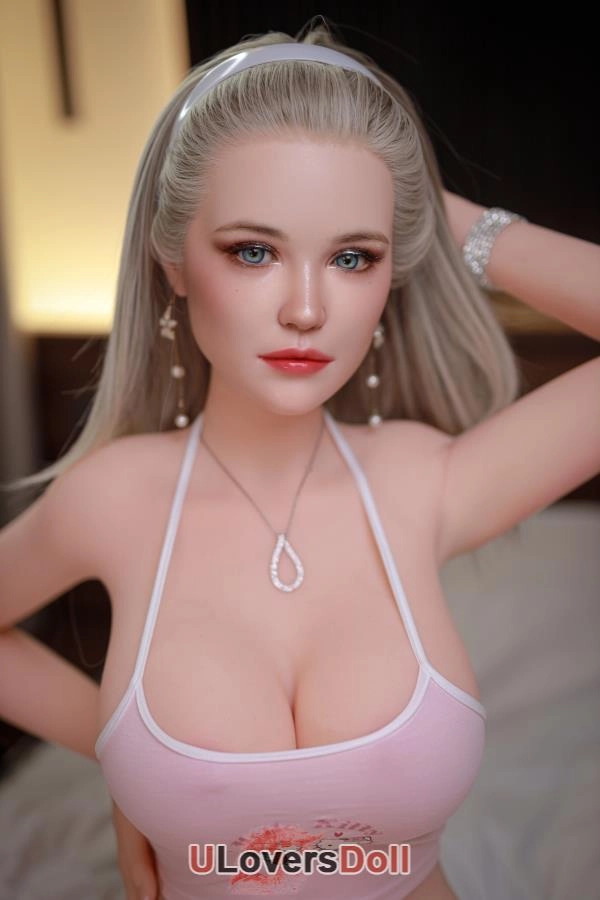 American F-cup Sexy Dolls