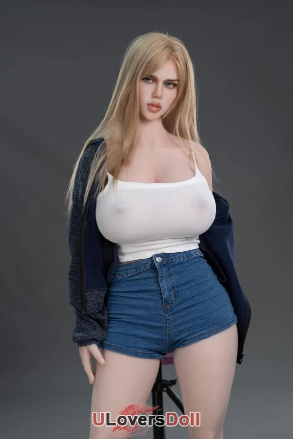 Gigantic Tits Sexdoll