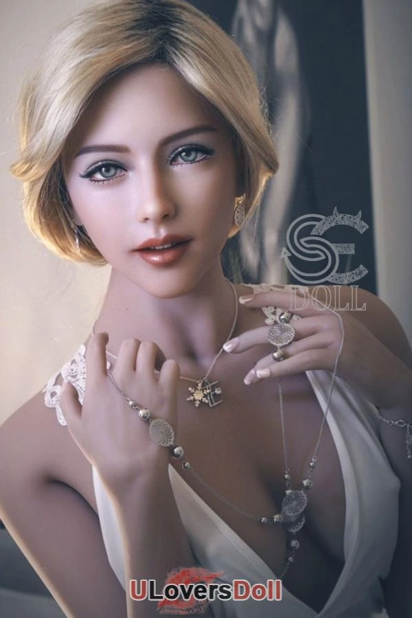 Real Life Pretty Sex Doll Winter