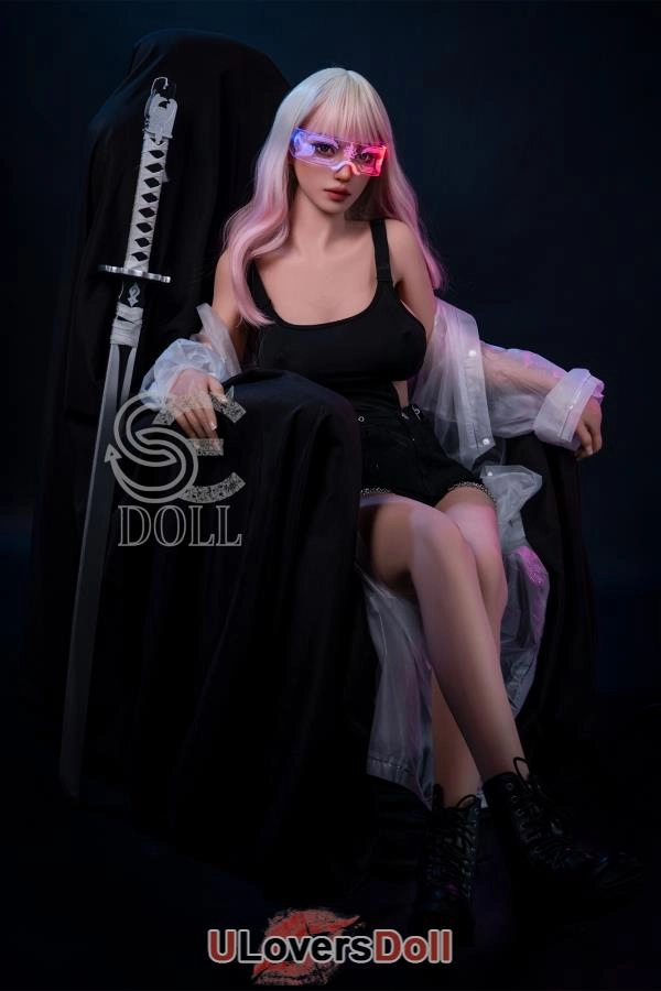 SE Big Boobs Love Doll