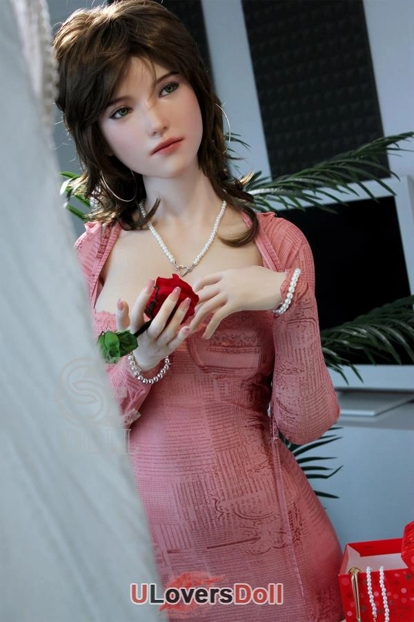 Medium Tits American Sexdoll