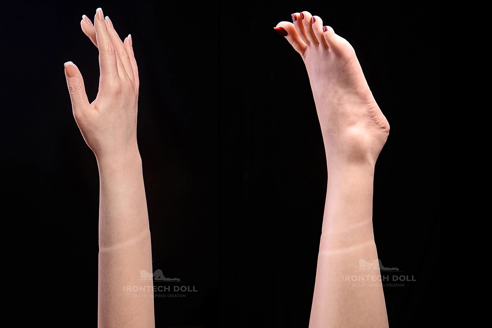 Irontech Doll Hard Hands & Feet 1.0